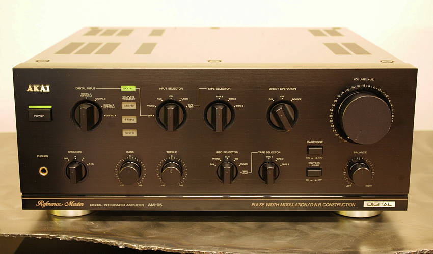 AKAI AM95