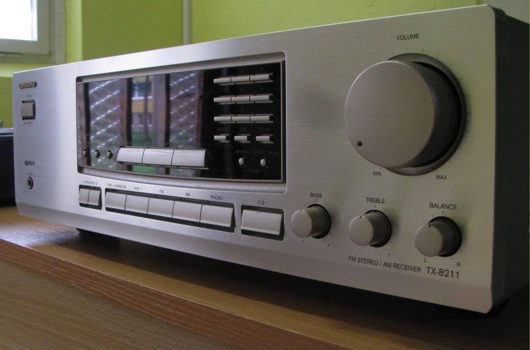 Onkyo TX-8211