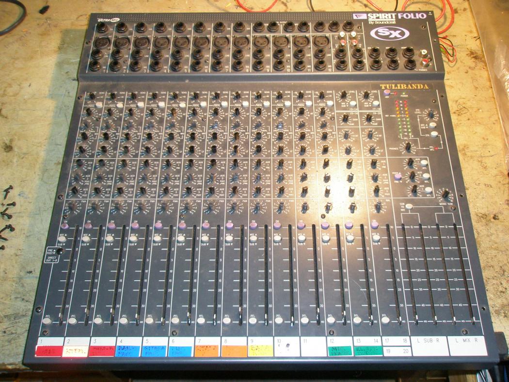 SOUNDCRAFT SPIRIT FOLIO_1