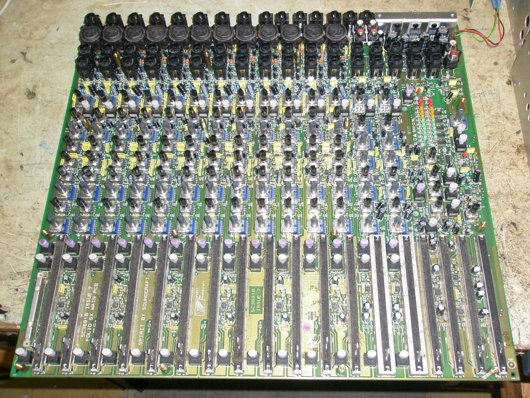 SOUNDCRAFT SPIRIT FOLIO_5